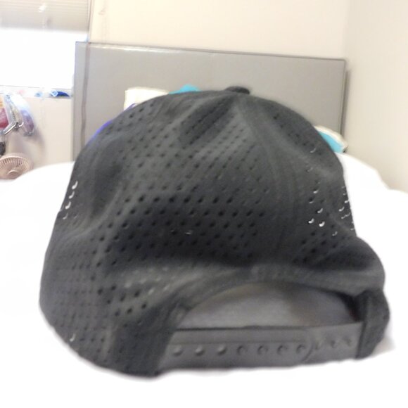 Ball Cap with Oakley logo in black - Picture 2 of 3